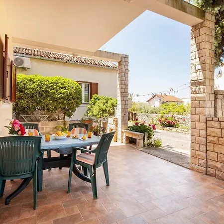 Guest house Jadranka Medulin